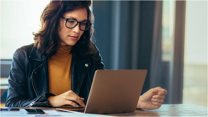 woman working on her laptop